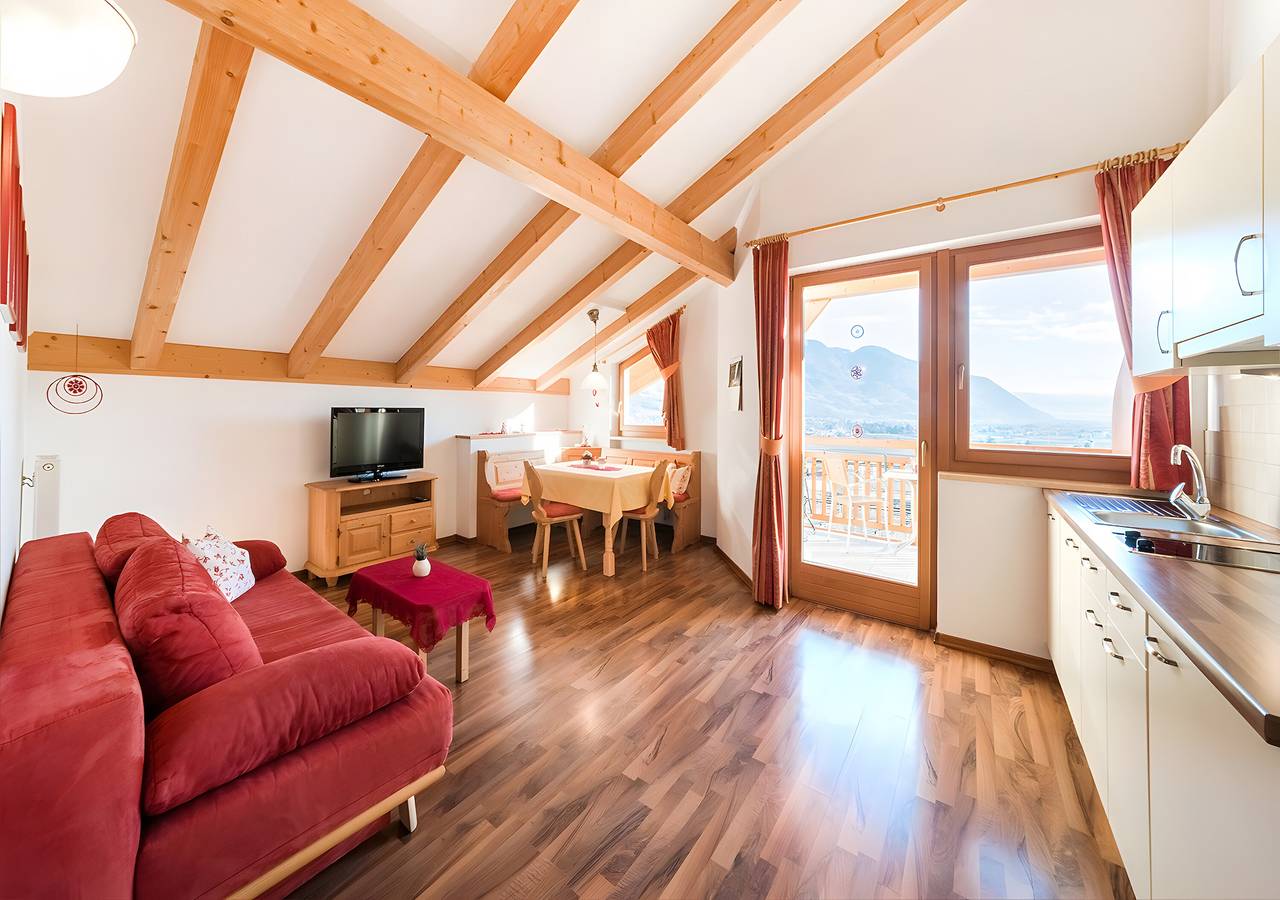 Ganze Wohnung, Ferienwohnung 'Löwenzahn' mit Bergblick, Wi-Fi und Klimaanlage in Algund, Texelgruppe