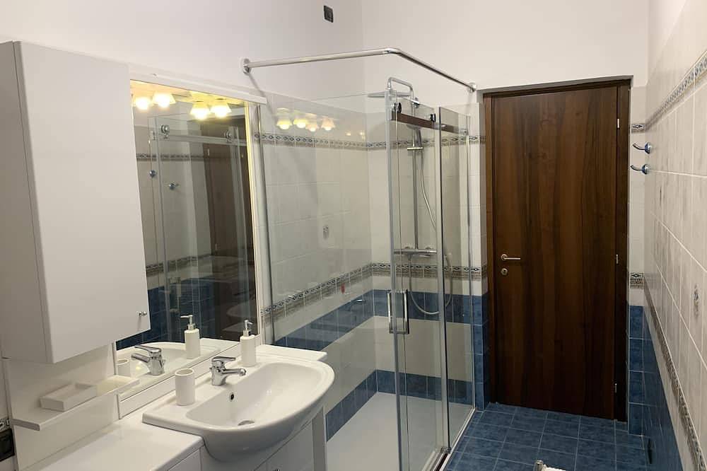 4 Bikers Apartment, Varese City, 5''Uni & Krankenhaus in Varese, Varese Provinz