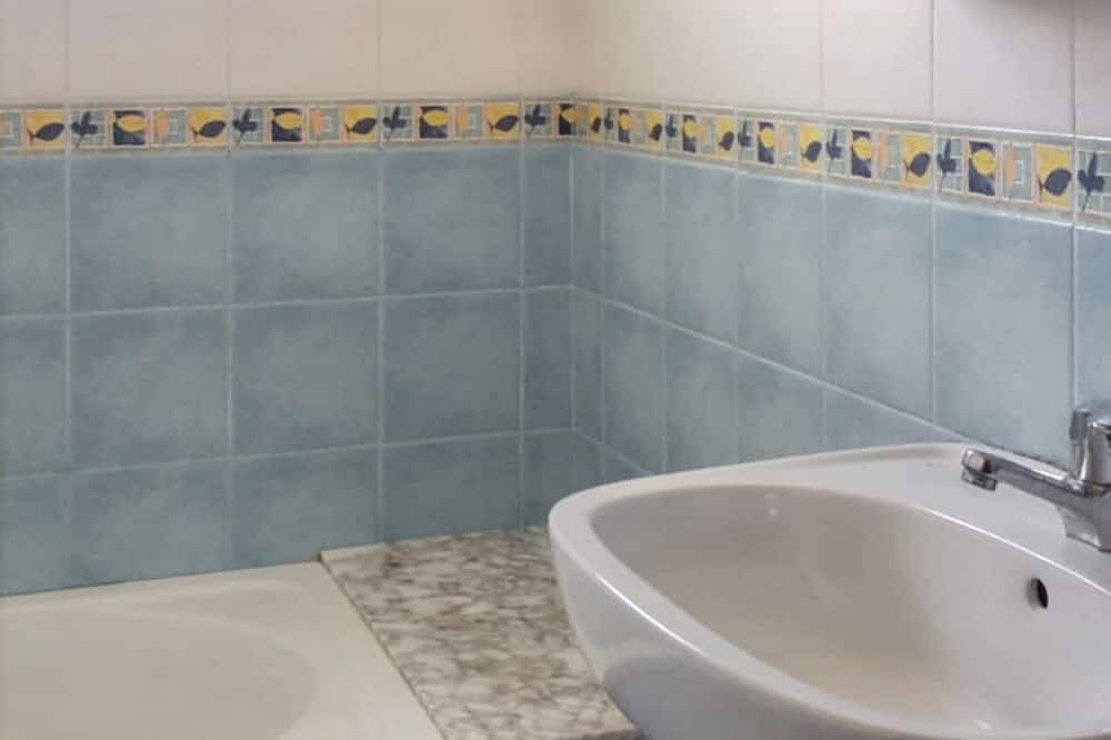 Entire apartment, Homerez - Apartment L'Eucaliptus in Amposta, Delta de l'Ebre