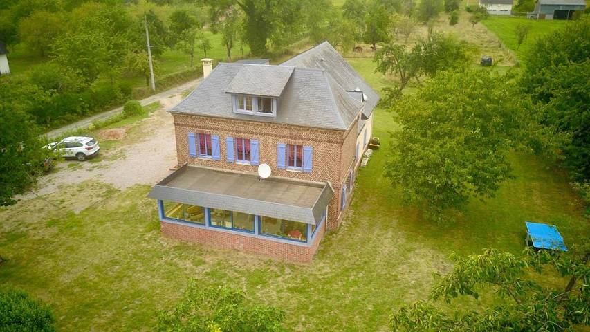 Location de vacances pour 2 personnes, avec Terrasse ainsi que Jardin et Vue à Le Mesnil-sous-Jumièges