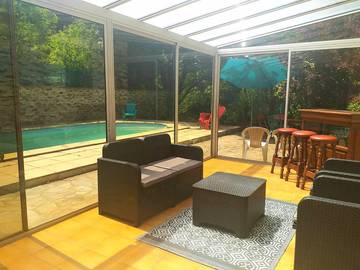 Gîte pour 10 personnes, avec piscine ainsi que jardin et terrasse à Rodès