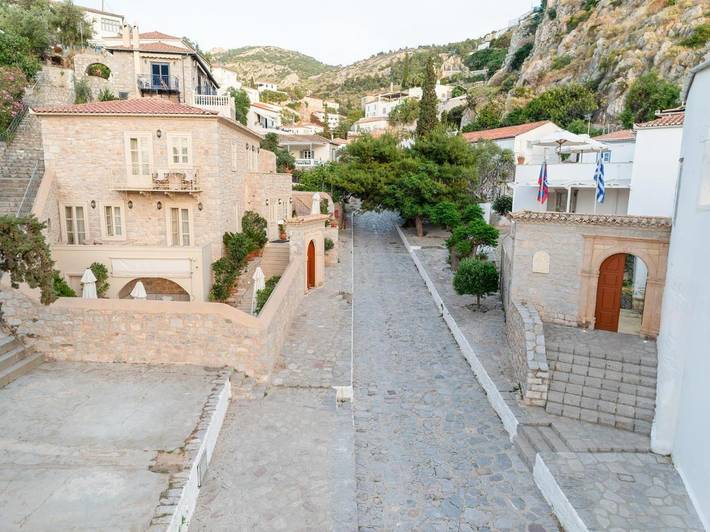 Holiday rental for 2 people, with Terrace and Garden in Hydra