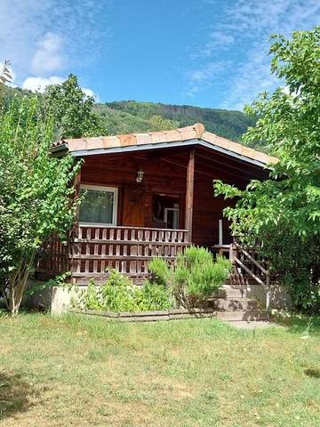 Maison de campagne pour 5 personnes, avec terrasse et jardin à Thueyts