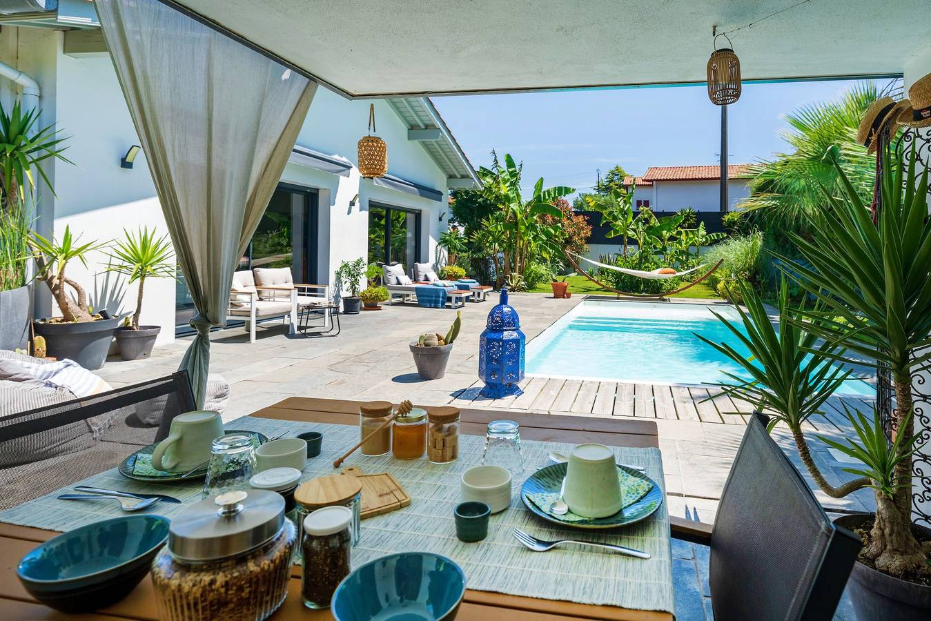 Chambre d'hôtes Villa Menta – piscina y parking – habitación in Arbonne, Region de Bayona