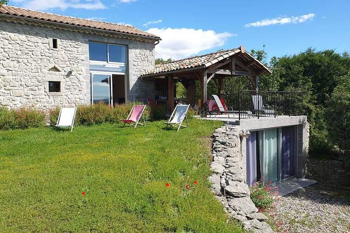 Ferienhaus für 4 Personen, mit Garten und Whirlpool sowie Terrasse - 1