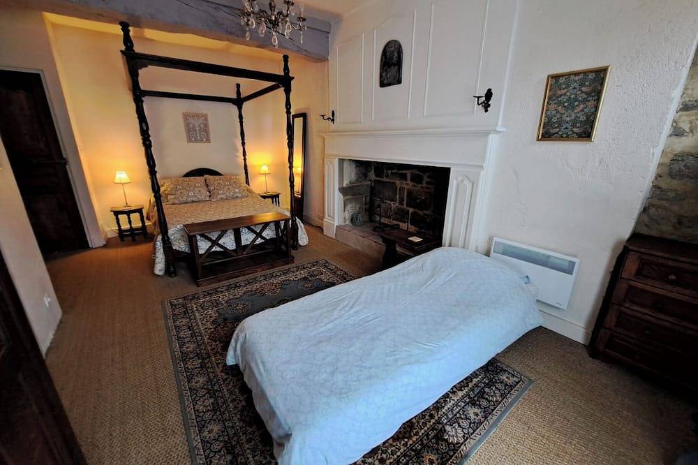 Appartement entier, Appartement en bord de rivière avec jardin ensoleillé sur le port de Dinan in Lanvallay, Région de Dinan