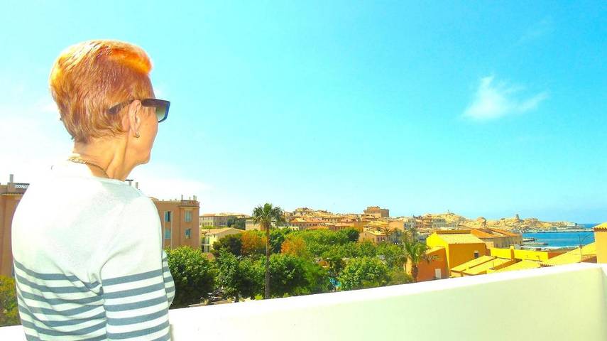 Location de vacances pour 7 personnes, avec balcon et vue, adapté aux familles dans Office De Tourisme De L Ile Rousse - 4