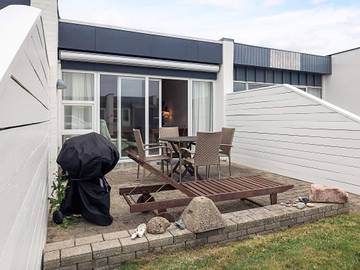 Ferienhaus für 4 Personen, mit Kinderpool und Pool sowie Terrasse und Sauna in Nordjütland