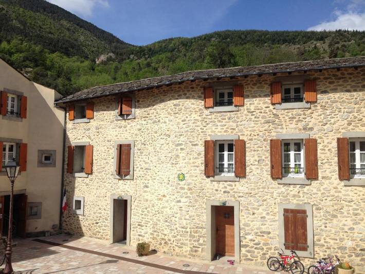 Gîte pour 6 personnes à Nyer