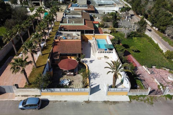 Villa per 10 persone, con giardino e terrazza a Torre dell'Orso