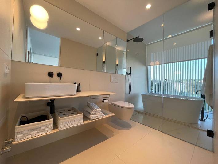 Casa rural para 4 personas, con Balcón y Terraza además de Jacuzzi y Jardín en Riudellots de la Selva - 3