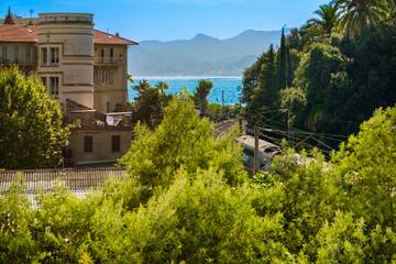 Vacation Rental for 4 Guests in Cannes, Cannes region, Picture 2