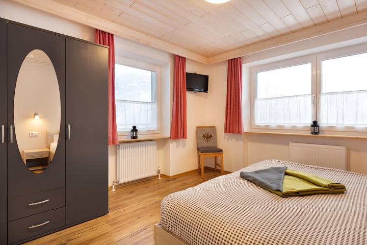 Ferienwohnung für 4 Personen, mit Terrasse und Garten in Hainzenberg - 3