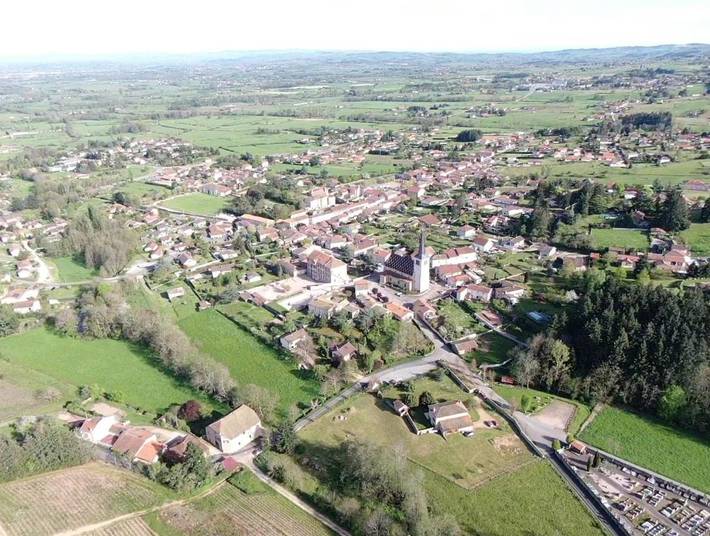 Location de vacances pour 3 personnes, avec vue et jardin à Saint-André-d'Apchon - 3