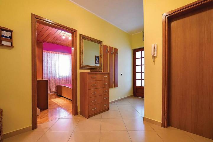 Ganze Wohnung, Apartment Grubišić - Two Bedroom Apartment With terrace in Sibenik, Šibenik-Knin