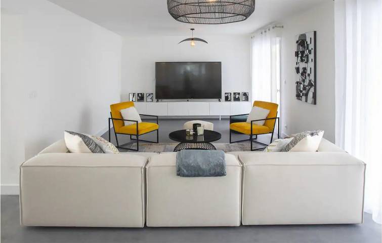Appartement relaxant avec piscine et jardin - près de La Cisse in La Chapelle-Vendômoise, Région de Blois