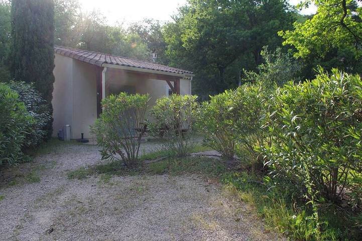 Location de vacances pour 5 personnes, avec piscine et jardin à Valaurie - 3