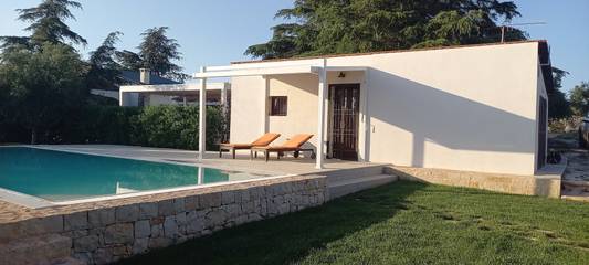 Maison d’hôte pour 2 personnes, avec piscine et jardin à Monopoli