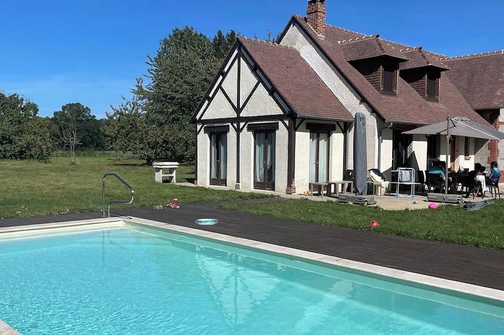 Location de vacances pour 8 personnes, avec jardin dans Beauficel-en-Lyons