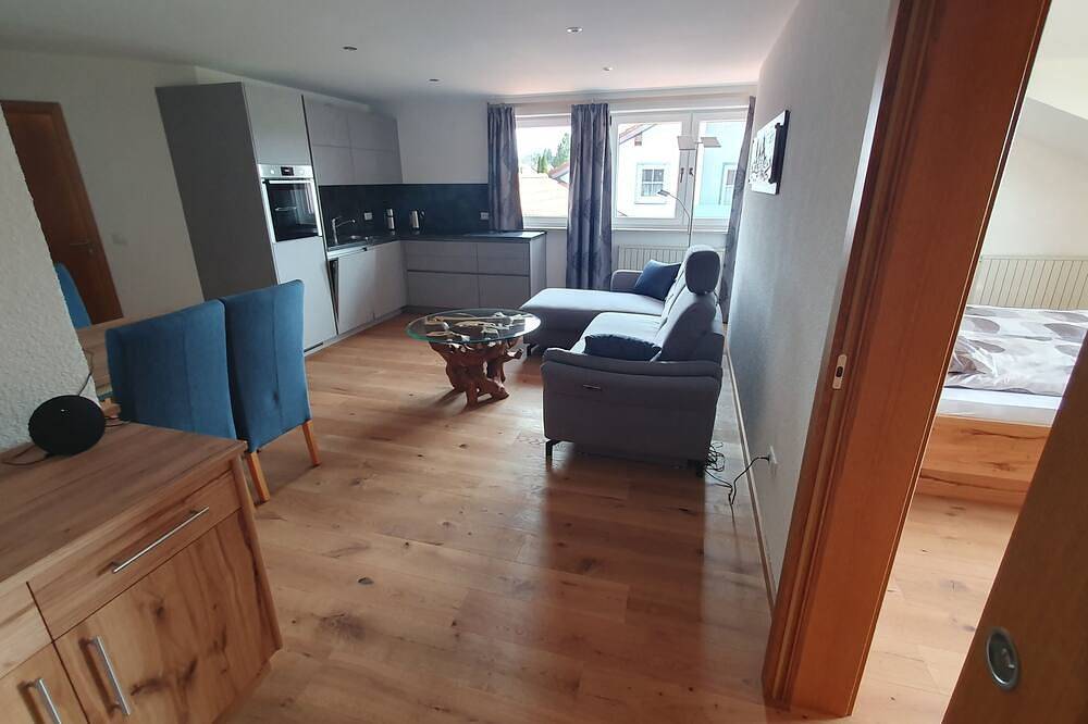 Ganze Wohnung, Ferienwohnung mit schönem Ausblick in Marktoberdorf, Bayerisch Schwaben