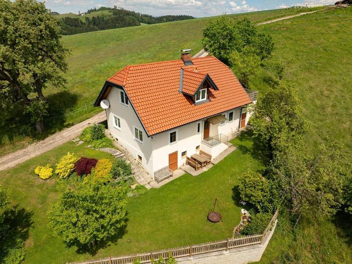 Ferienhaus für 8 Personen, mit Ausblick und Garten sowie Sauna