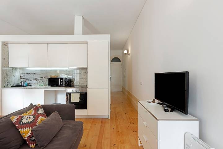 Breiner House Porto Holiday Home with Balcony, Wi-Fi and Air Conditioning in Cedofeita, Porto