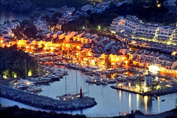 Appartement entier, Pushe Marina del Este Beach & Sport 2 in La Herradura, Almuñecar