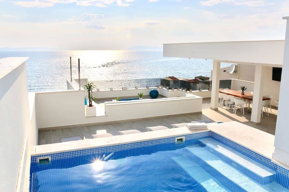 Luxuriös und modern mit Pool, Dachterrasse und Ansichten! Nur wenige Schritte vom Strand entfernt in Drašnice, Makarska Riviera