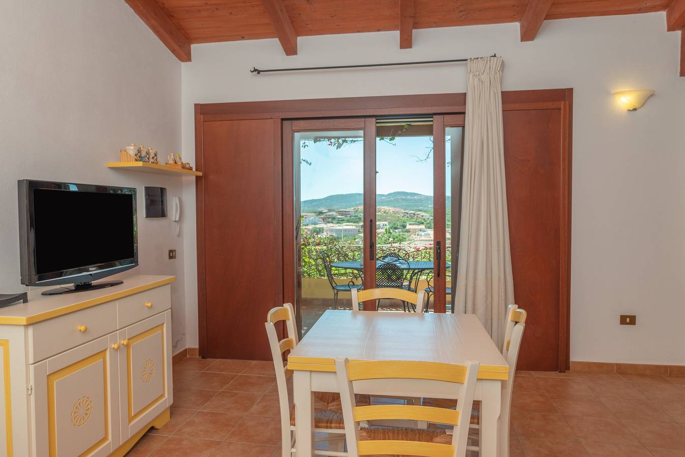 "Villa Athena" con Wi-Fi, jardín y terraza; mascotas permitidas in Lu Caloni, Santa Teresa Gallura (Municipality)