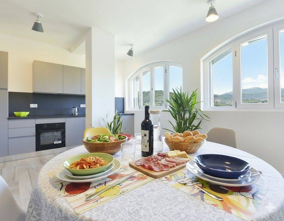 Apartamento entero, Apartment with garden, A/C, Wi-Fi and pool | Ap36 in Caramagna Ligure, Imperia