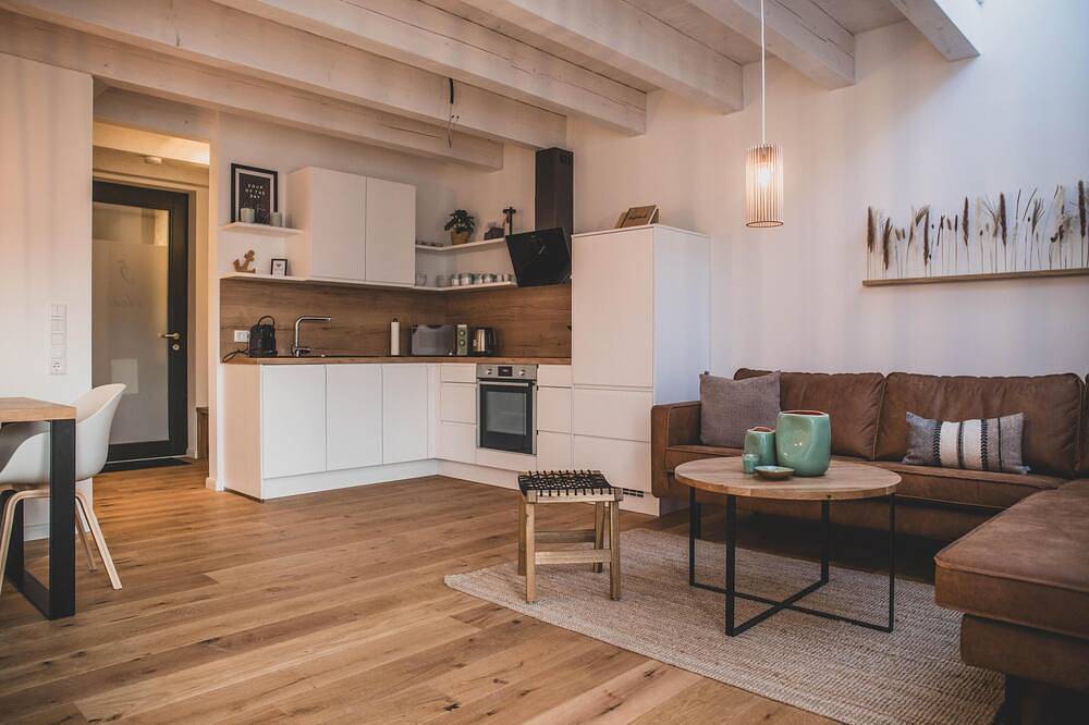 Ganze Wohnung, \"Anni\" gemütliche Maisonette Wohnung mit Terrasse im historischen Gulfhof in Rysum, Krummhörn
