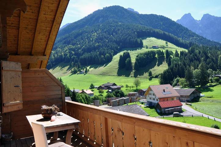Ferienwohnung für 6 Personen, mit Balkon und Terrasse sowie Sauna und Ausblick