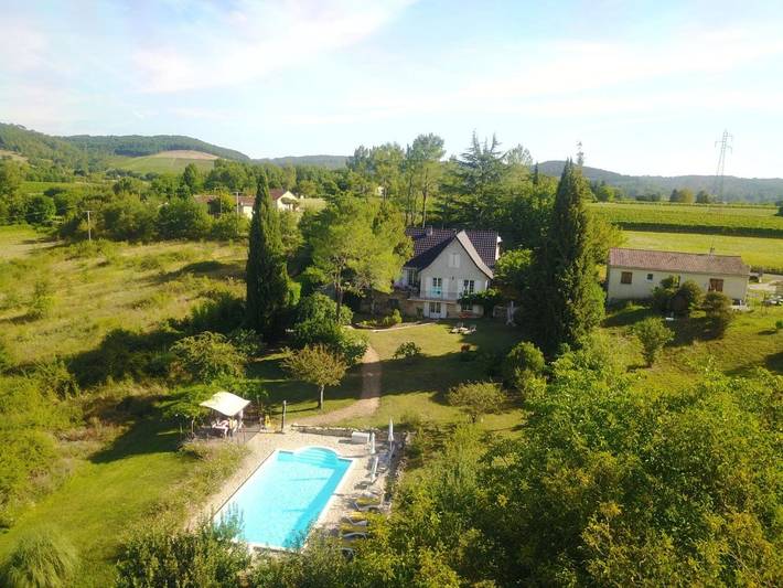 Chambre d’hôte pour 3 personnes, avec jardin ainsi que vue et piscine
