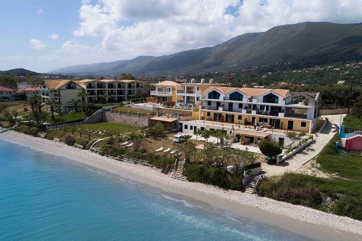 Apartment for 4 people, with garden and terrace in Alykes