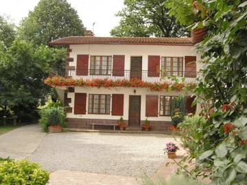 Gîte pour 4 personnes, avec vue et jardin, animaux acceptés à Saint-Michel (Pyrénées-Atlantiques)