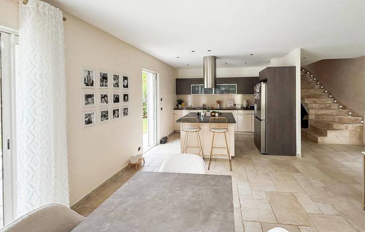 Encantador apartamento de 2 dormitorios con piscina, terraza y wifi en Montauroux in Montauroux, Costa mediterránea (Francia)