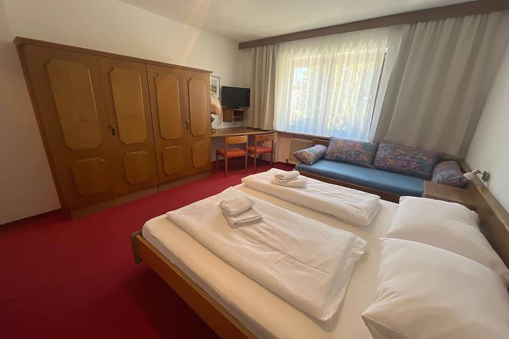 Zimmer 17 / 3Bett ohne Balkon - Pension Alpina in Obsteig, Bezirk Imst