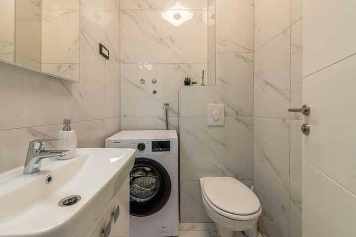 Ferienwohnung für 6 Personen, mit Terrasse und Garten in Karlobag - 4