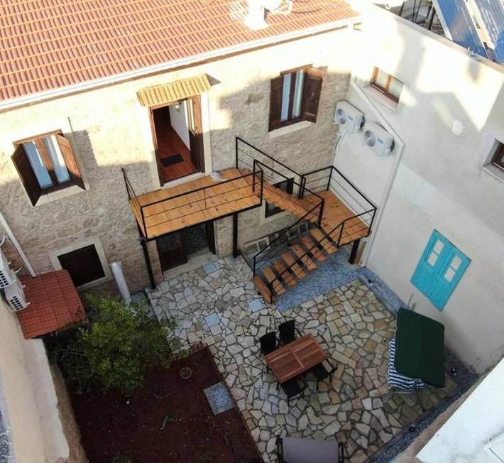 Hotel for 3 people, with garden - 1