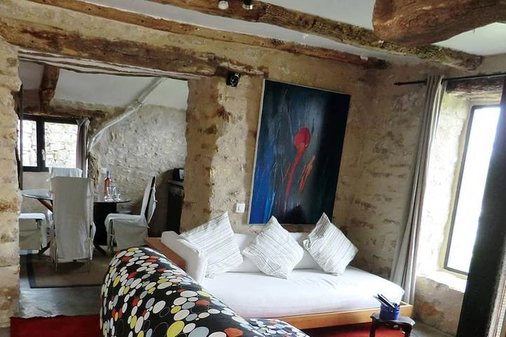 Gîte pour 3 personnes, avec Terrasse ainsi que Jardin et Piscine dans le Lot - 4