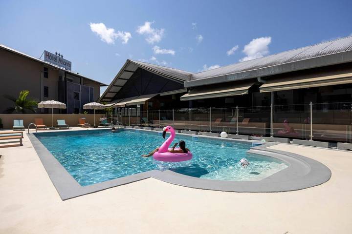 Hotel para 2 personas, con piscina y jardín - 1