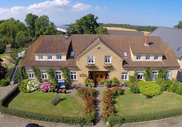 Ferienwohnung für 4 Personen, mit Balkon und Terrasse sowie Garten und Sauna auf Fehmarn