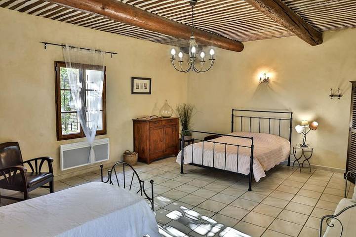 Location de vacances pour 8 personnes, avec jardin à Cheval-Blanc - 2