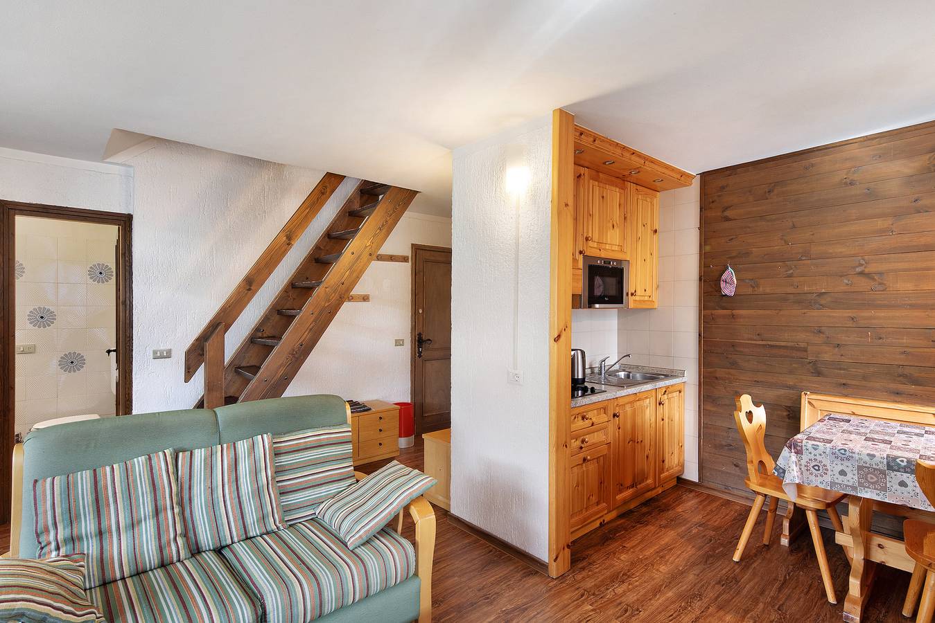 Appartamento intero, Appartamento 'Baite Costaccia Appartamento 4a' con vista sulle montagne, balcone e Wi-Fi in Livigno (Borgo), Livigno
