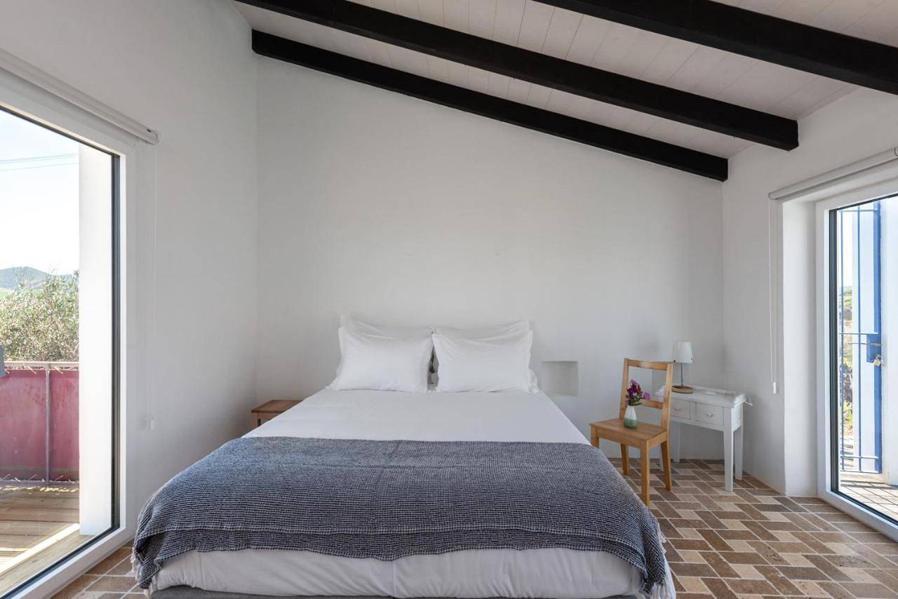 Sanderling beach & dune house in Bordeira, Parque Natural do Sudoeste Alentejano e Costa Vicentina