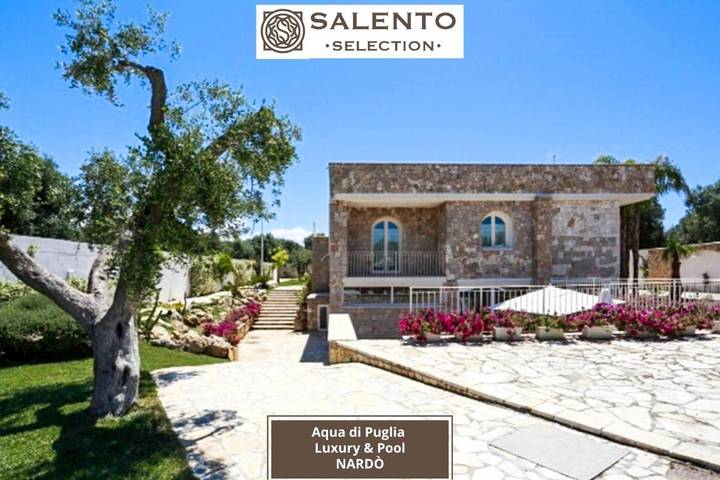 Villa pour 8 personnes, avec jacuzzi et piscine ainsi que jardin et terrasse à Nardò