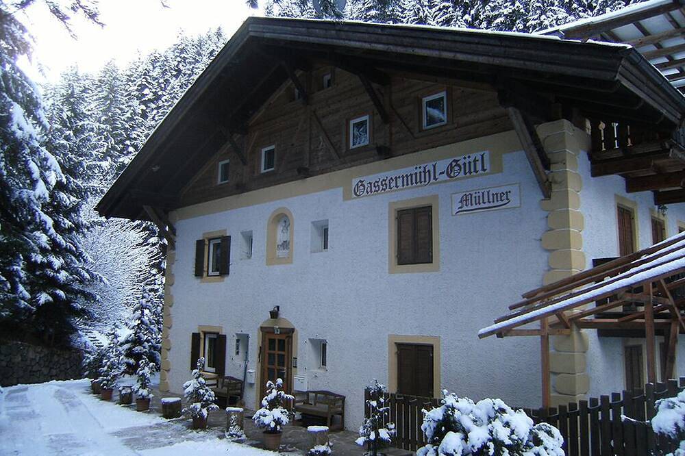 Ehem. Mühle am Bergbach: 7 moderne Studios, 2 Ferienzi.,  Aufenthaltsraum, Küche in Eggen (Deutschnofen), Deutschnofen