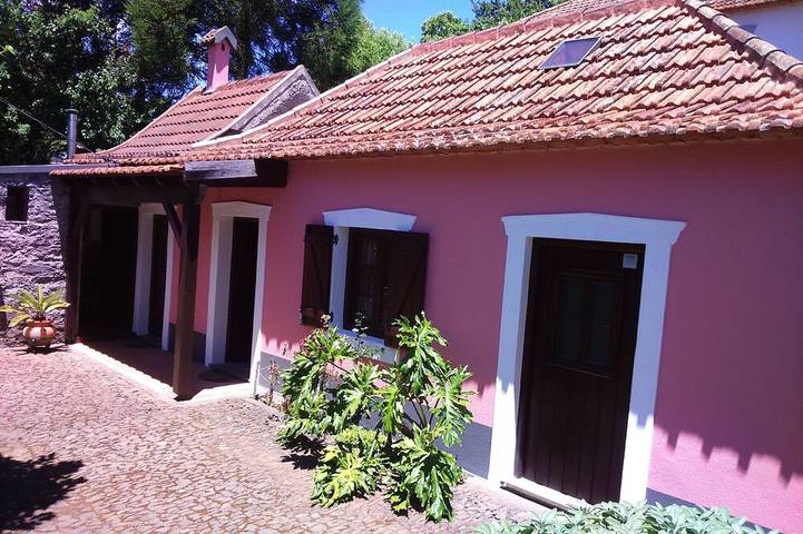 Casa de férias para 2 pessoas, com terraço e jardim em Camacha