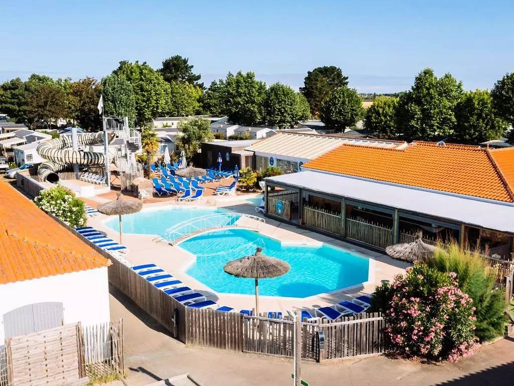 C- Mobil casa Adriático - 2 dormitorios 4 personas in Longeville-sur-Mer, Vandea
