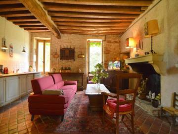 Gîte pour 6 personnes, avec jardin et terrasse, animaux acceptés à Champvert